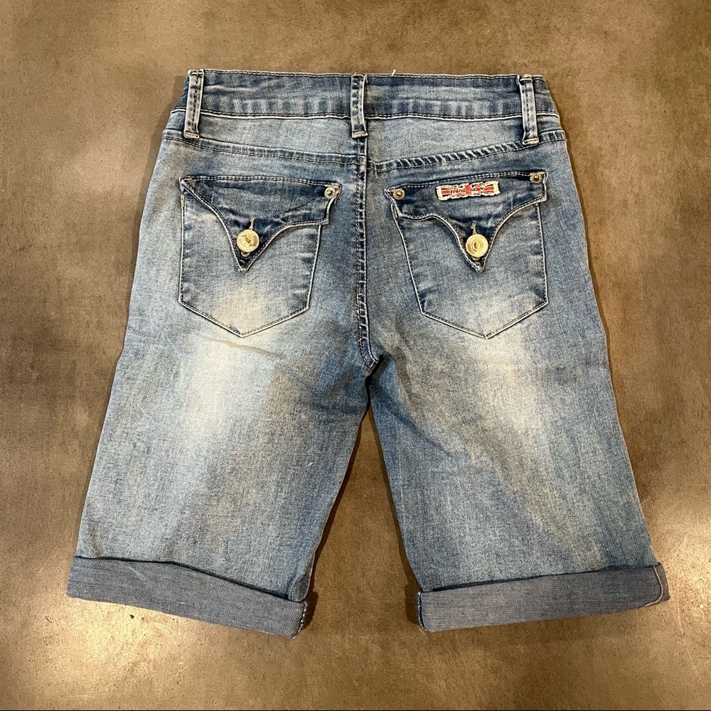 4 pairs of size 10 jean shorts from Hudson Jeans, Tractor, and more. Worn once! - Picture 3 of 9